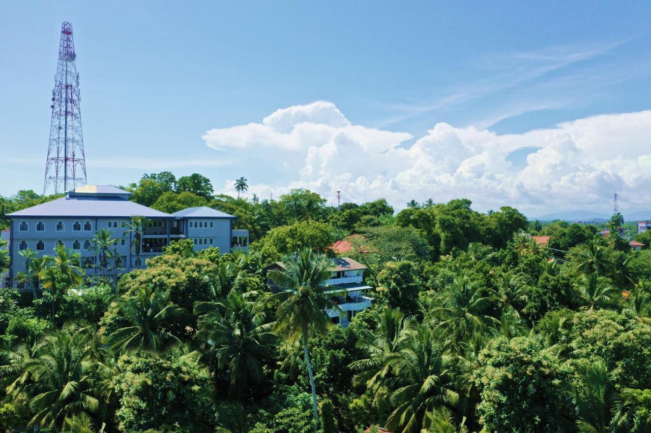 Отель Sea Avenue - Eco Garden Тангалла Экстерьер фото